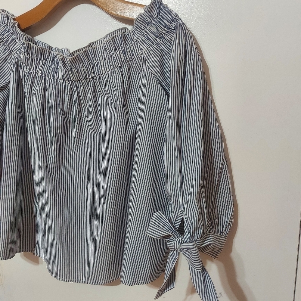 AE Off-Shoulder Top - Picture 7 of 8